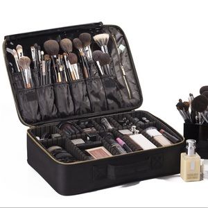 ⭐️⭐️⭐️Portable Professional Makeup Case🌟🌟🌟